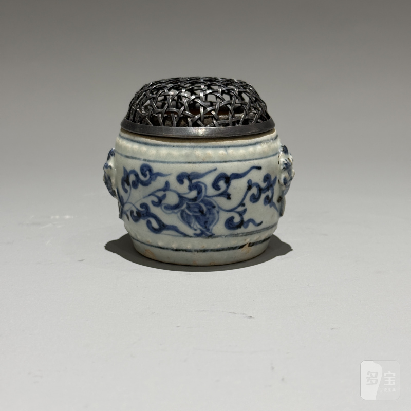 清代 青花缠枝莲兽耳香薰 - 图7